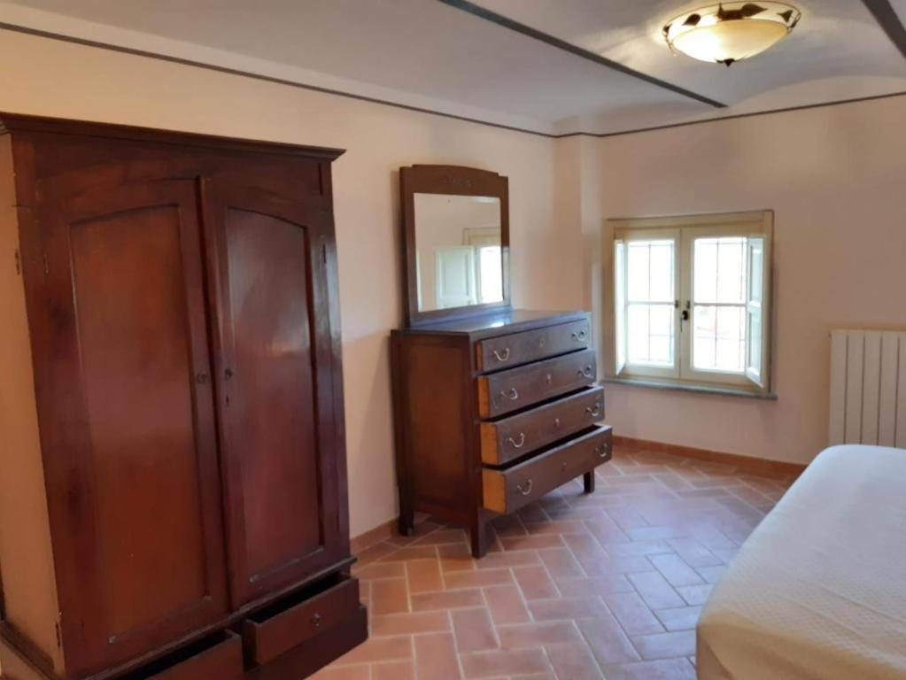 Agriturismo La Valle Della Lavanda - Podere Mezzastrada Fauglia Δωμάτιο φωτογραφία