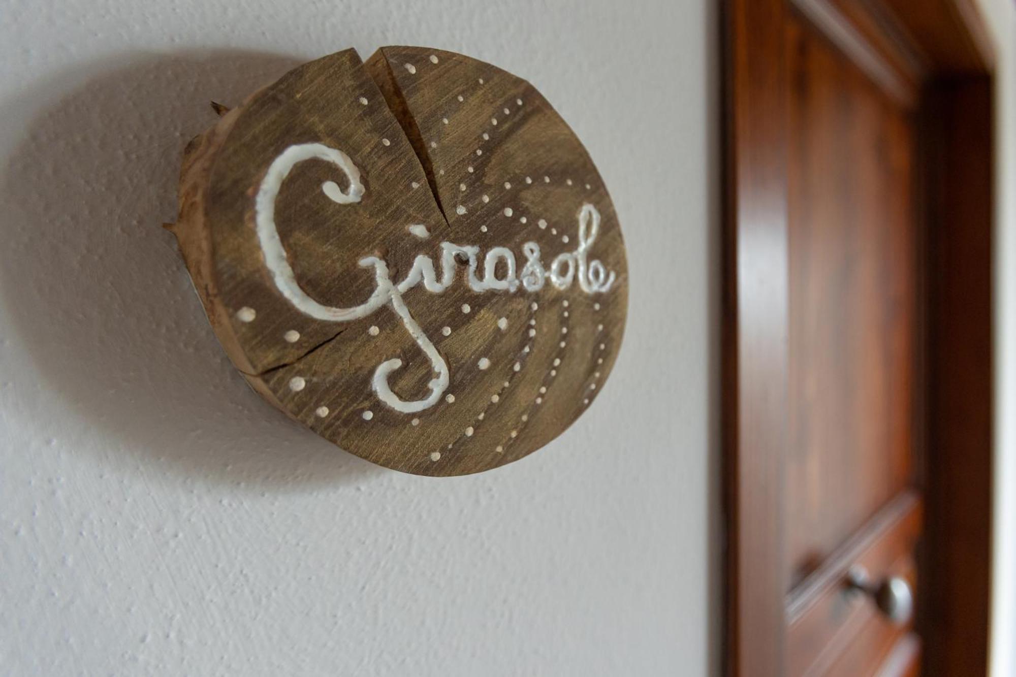 Agriturismo La Valle Della Lavanda - Podere Mezzastrada Fauglia Δωμάτιο φωτογραφία