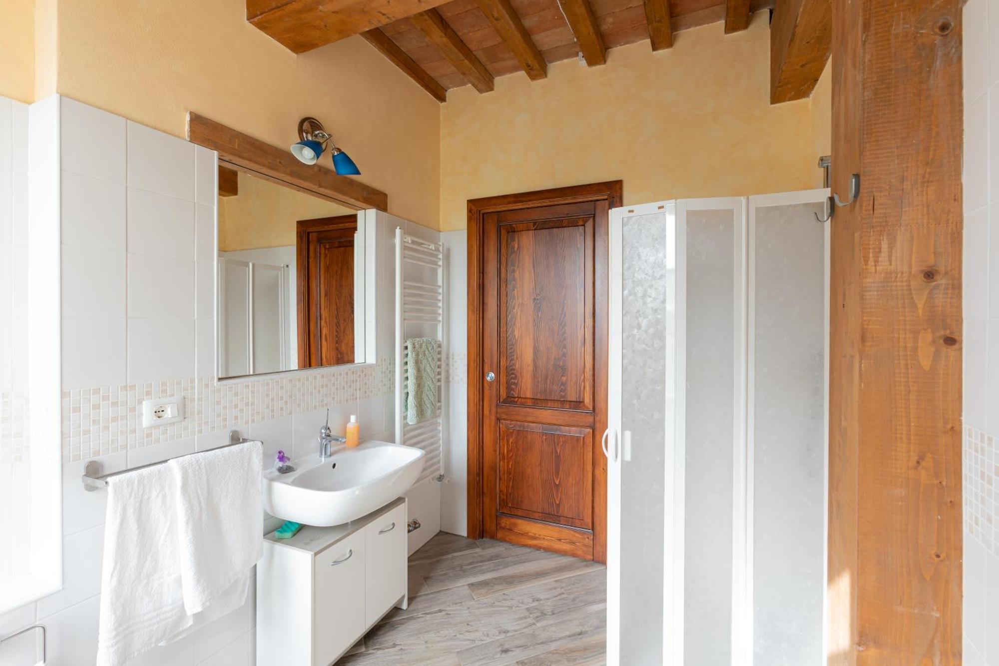 Agriturismo La Valle Della Lavanda - Podere Mezzastrada Fauglia Δωμάτιο φωτογραφία